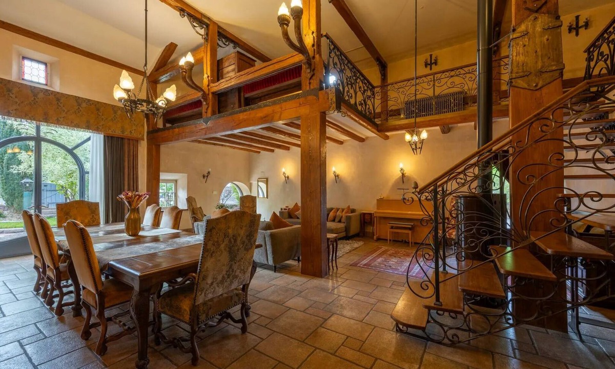 Taintrux House | Domaine Macky