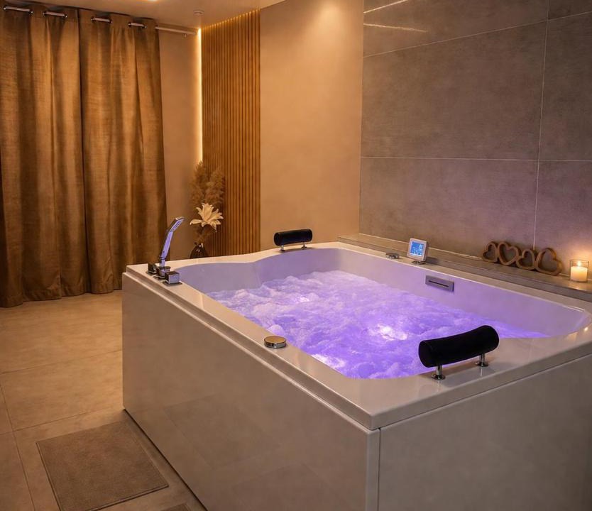 Marly Apartment | Donjon des Sens - Suite avec Spa - 10 min de Metz