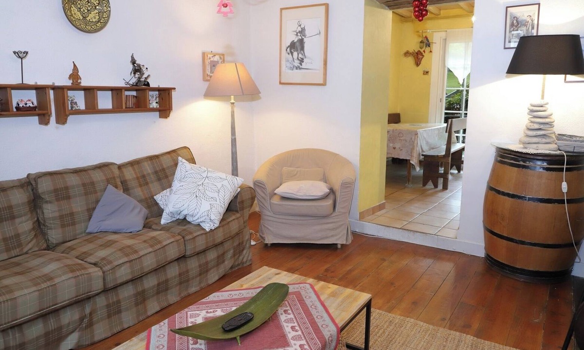 Luz-Saint-Sauveur Apartment | Duplex apartment on 1st floor in village house close to center.