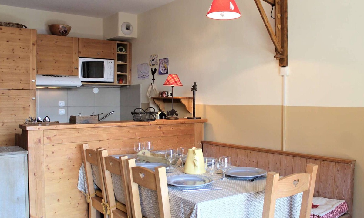 Les Claux Apartment | Duplex Ski Apartment, 6 People, Pool Access, Near Slopes in Vars