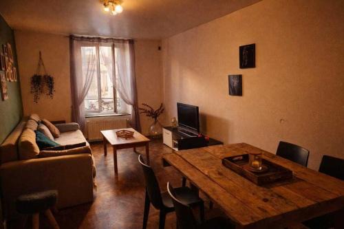 Nogent-l'Artaud Apartment | Duplex spacieux centre ville Parking sur place