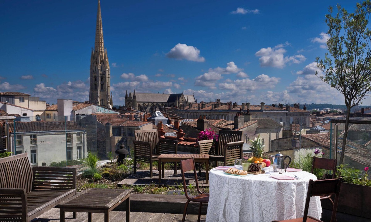 Saint-Michel Apartment | Duplex with terrace Bordeaux - Light & View