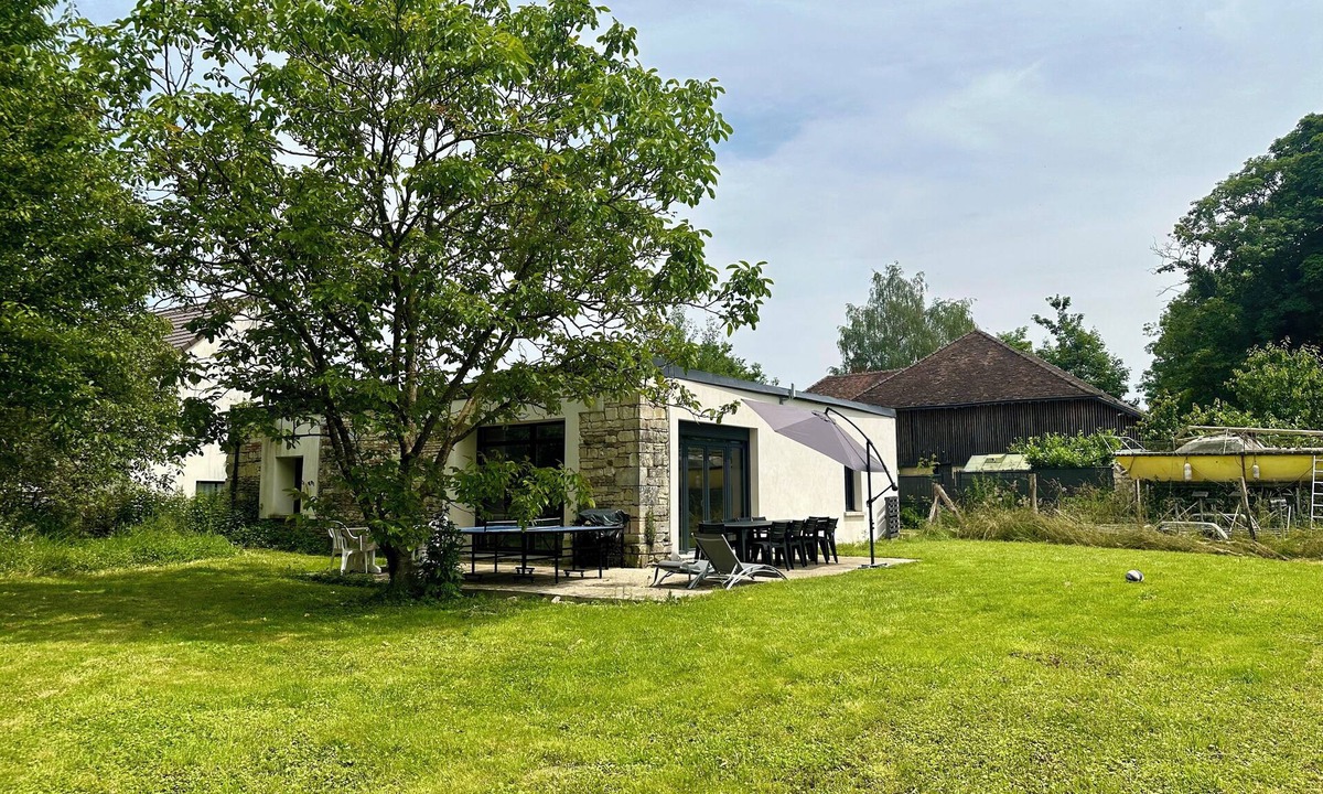 Lusigny-sur-Barse House | Eco 4-BR farmhouse near Lac d’Orient & Troyes – sleeps 10, garden, Wi-Fi
