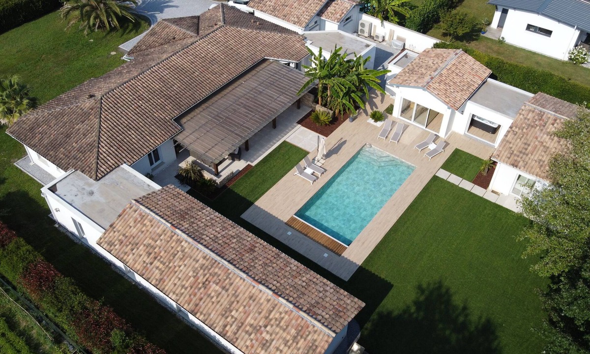 Saubion Villa | Fabulous 320m2 villa on the outskirts of Hossegor 6 suites Swimming pool Spa Pool-house