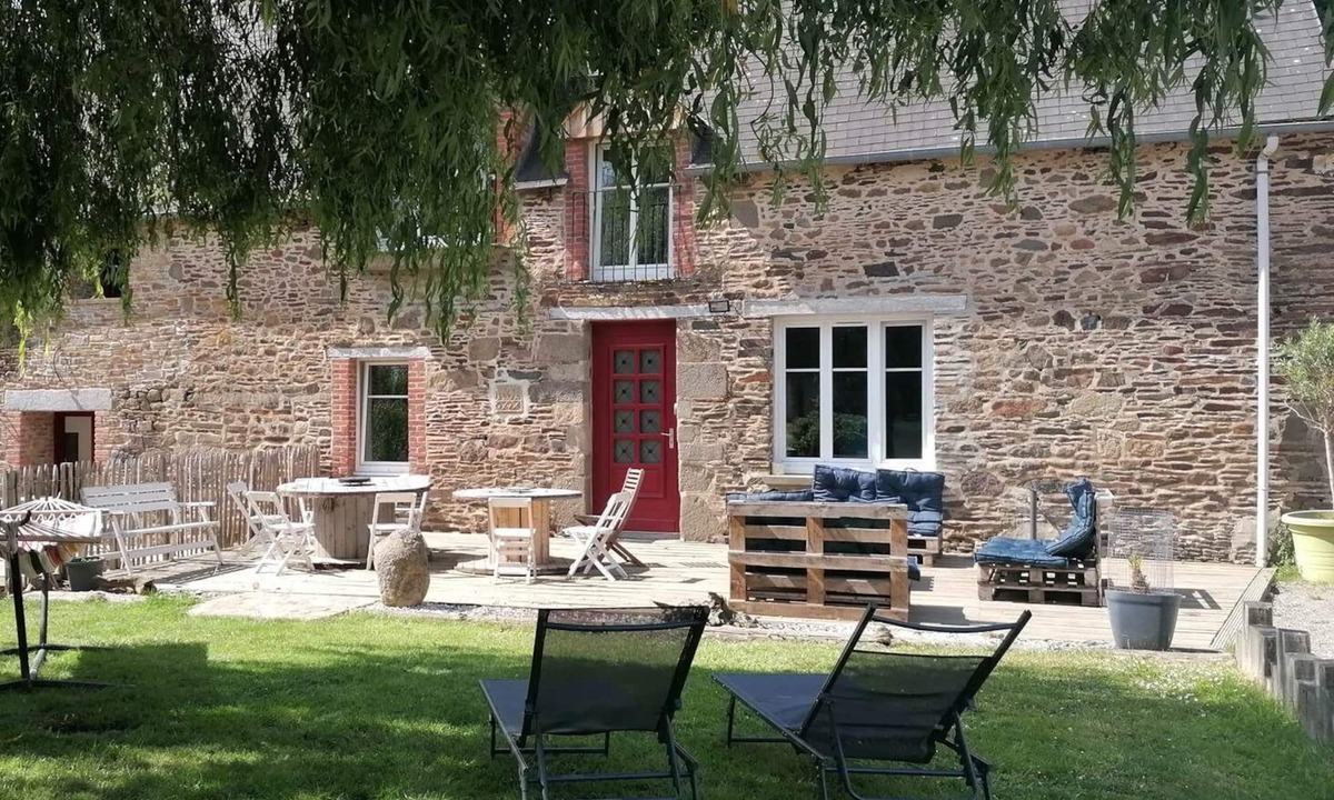 Pleugueneuc House | FALE TAHI - Les Petites rives de la Motte