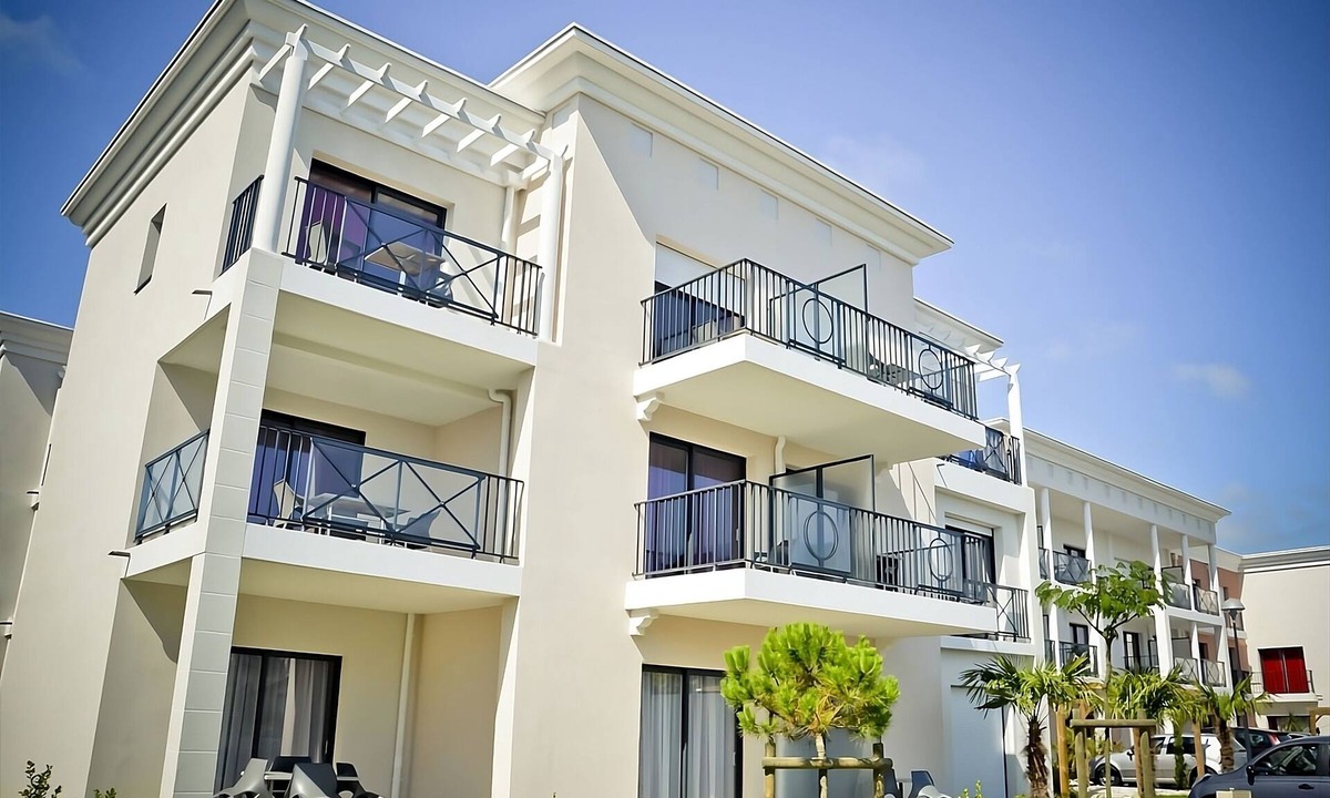 La Baule-Escoublac Hotel | Family-Friendly French Seaside Stay | 3.5mi to Pornichet Promenade Walks