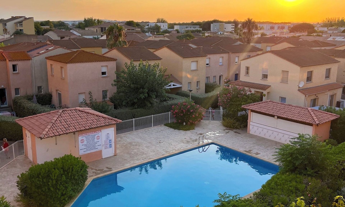 Valras-Plage House | Family house 50m from the beach – Pool & Terrace