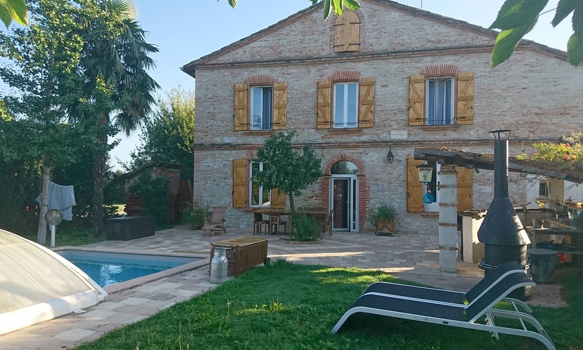Saint-Etienne-de-Tulmont House | Farmhouse at Porte de Montauban