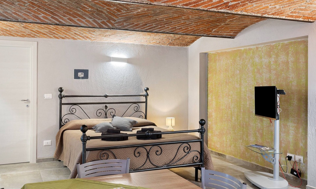 Busca Apartment | Farmhouse 'Al Campo Del Nocciolo Agriturismo' with Mountain View, Wi-Fi and Air Conditioning