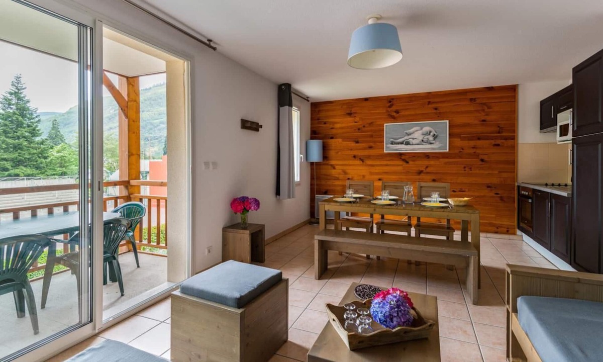 Saint-Mamet Apartment | Fitness, swimming pool, sauna, hammam, terrace, balcony, tv, ski locker, 60m², Luchon-Superbagnères