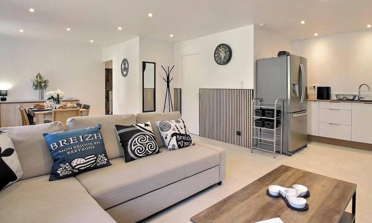 Langourla House | From the rock - LE MENE