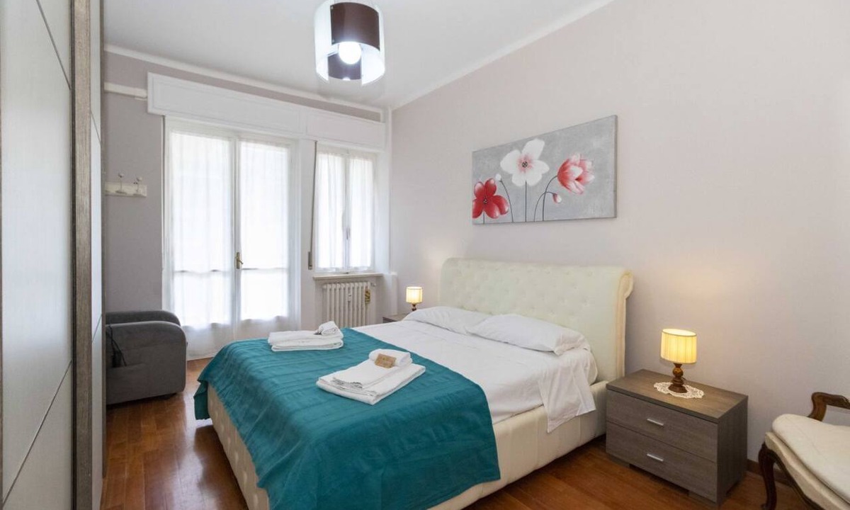 Santa Rita Apartment | Functional apartment perfect for 3 guests is located in a strategic and well-served position, a few steps from the Olympic Stadium/Pala Alpitour, Lingotto, Sporting tennis Press Club, Faculty of Economics and from the bus/tram stops that connect the