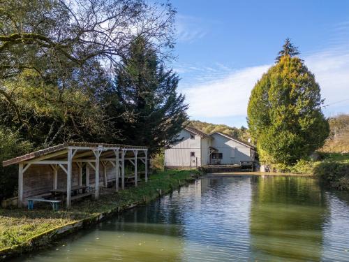 Boismont House | Gîte accueillant en bord de rivière - 4 pers. - FR-1-584-400