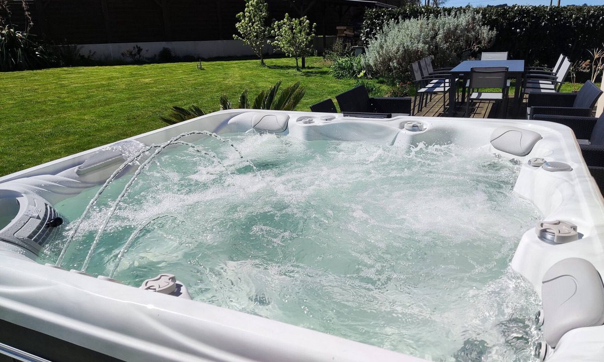 Sables-d'Or-les-Pins House | Gîte Avec Très Belle vue mer SPA Jacuzzi à Sables D'or les Pins 400m de la Plage