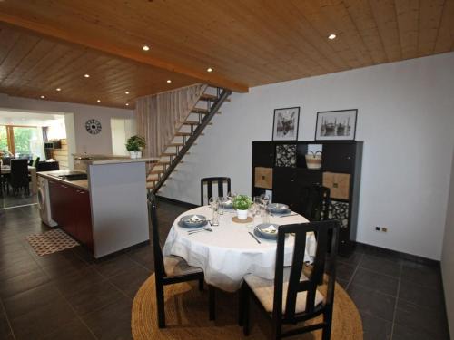Le Saulcy House | Gîte chaleureux avec terrasse, proche sentiers de randonnée, équipements inclus, à 30min de Saint-Dié - FR-1-589-381