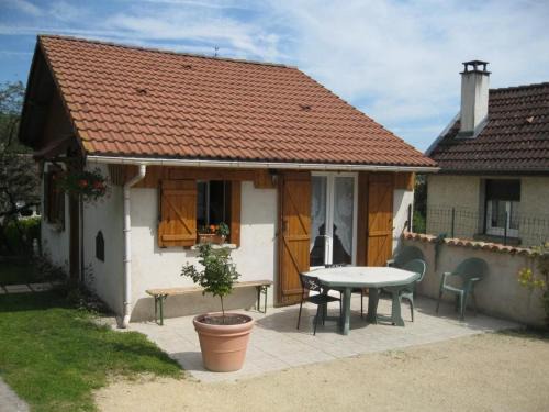 Sivry-la-Perche House | Gîte cosy avec terrasse, garage et barbecue près de Verdun - FR-1-585-20