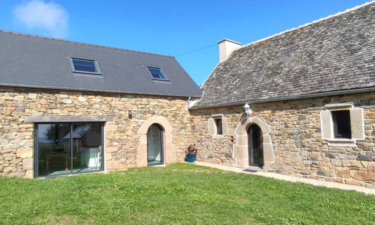 Guimaec House | Gîte de Kerellou Creiz, beach access, sleeps 4