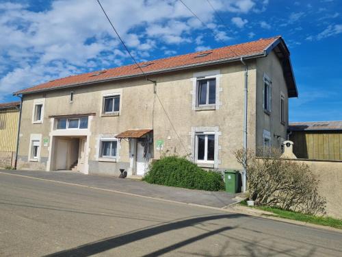 Lironville House | Gîte familial et équipé à la campagne avec terrasse, près de Pont-à-Mousson et de nombreuses activités - FR-1-584-73