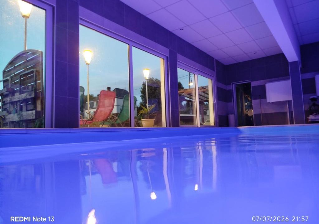 Celles-sur-Plaine House | Gîte "fils de laine" Piscine chauffée interieure et Sauna ouverts toute l'année