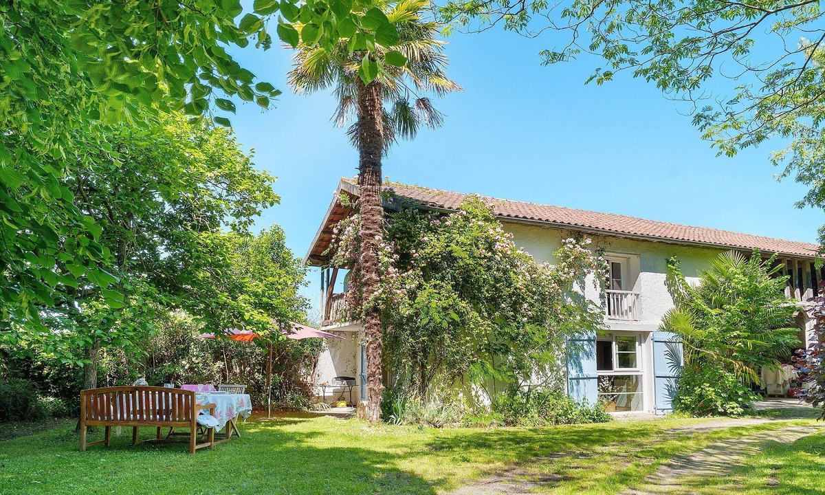Mouledous House | Gîte Les Roses d'Adour: Private Terrace, Garden, Wi-Fi in Mouledous