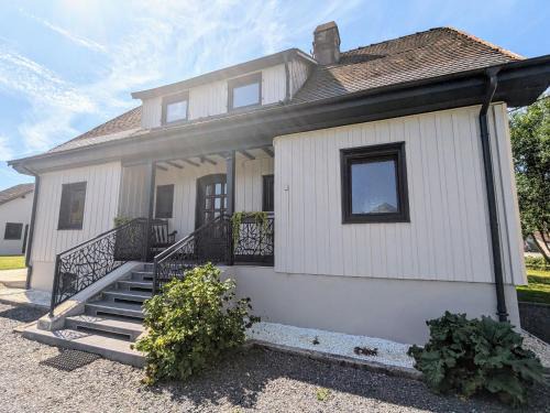 Saulcy-sur-Meurthe House | Gîte spacieux, confort moderne, jardin paisible - FR-1-589-695