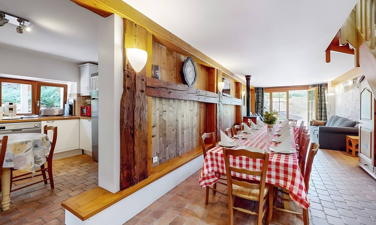 Taintrux Cottage | Gîte “Terrasse”: Mountain View, Private Terrace & Wi-Fi