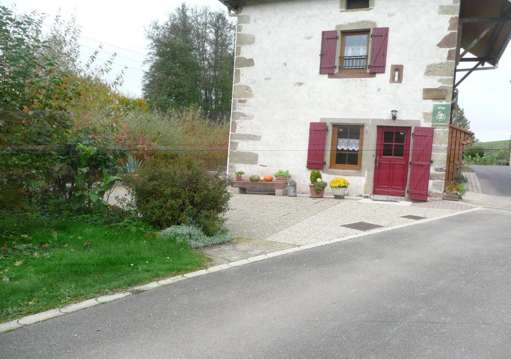 Bonvillet House | Gîte Tranquille avec Cheminée, Terrasse sur la Saône et Borne EV, Animaux Bienvenus - FR-1-589-103