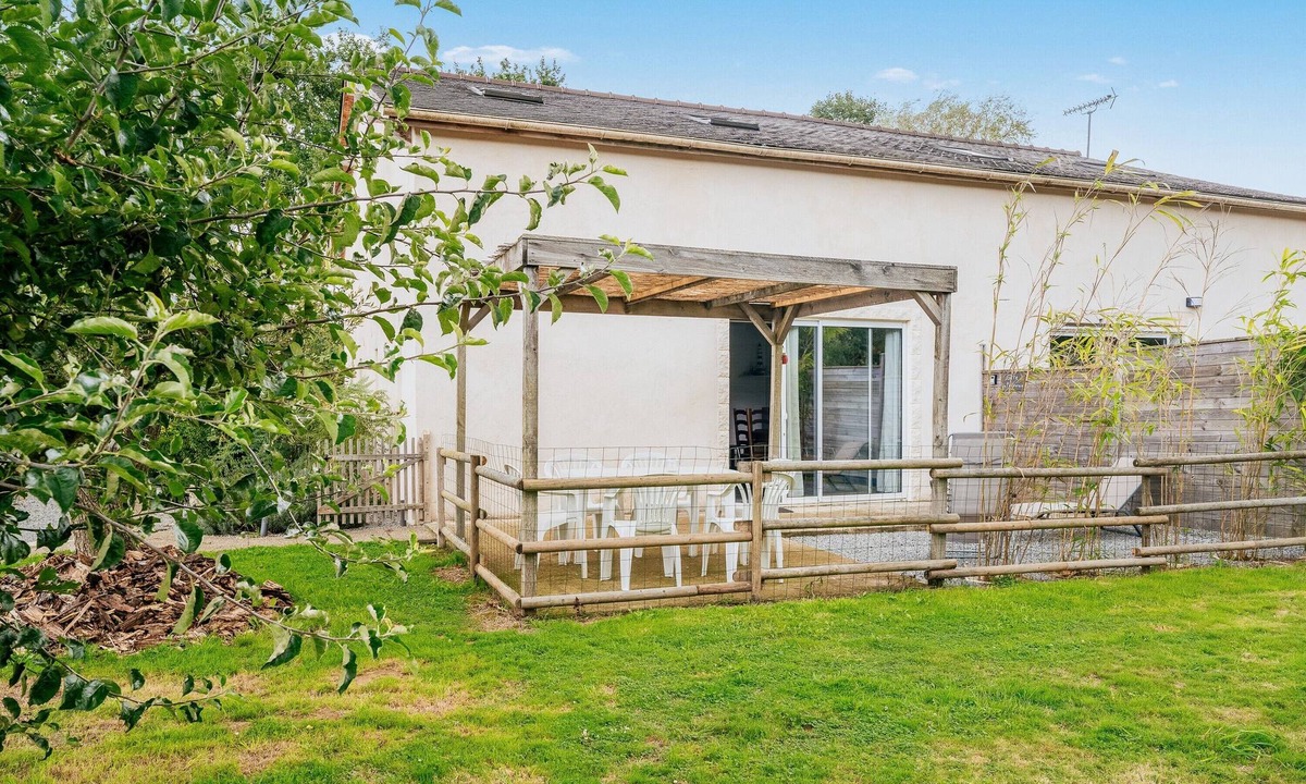 Merdrignac House | Gîtes de l'hivet - "La Pommeraie" with Private Terrace