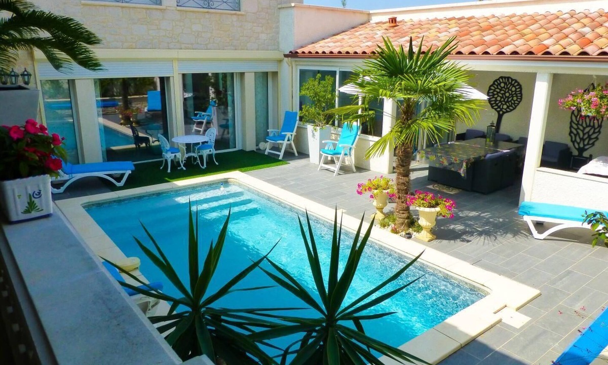 Saint-Vincent-Rive-d'Olt House | Gîtes de France® - LE PATIO DU BARRY