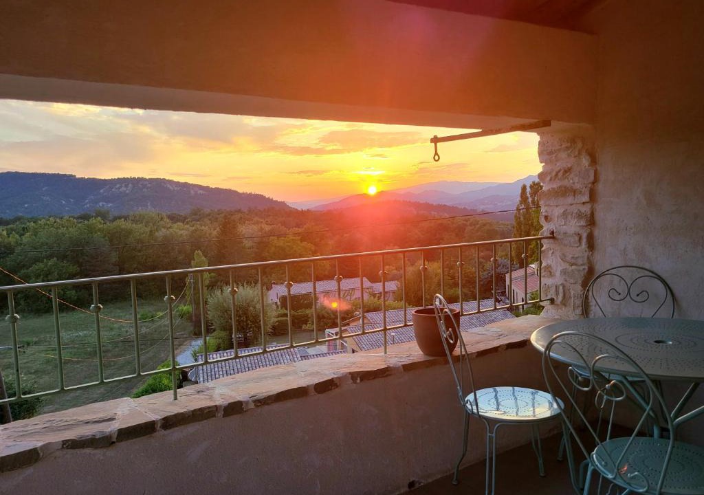 Le Chaffaut-Saint-Jurson Apartment | Gîtes La Bastide Flora, Vue panoramique ou chambres sur rue
