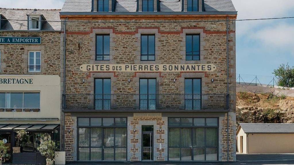 Saint-Cast-le-Guildo Apartment | Gîtes les Ébihens - 6 appartements avec parking privé proche des plages