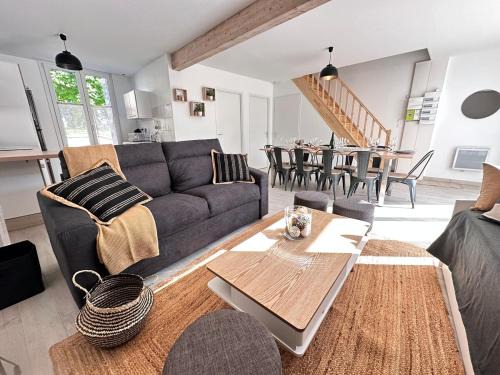 Bourgogne-Fresne Apartment | Gite 10 personnes avec jacuzzi à 10 min de Reims
