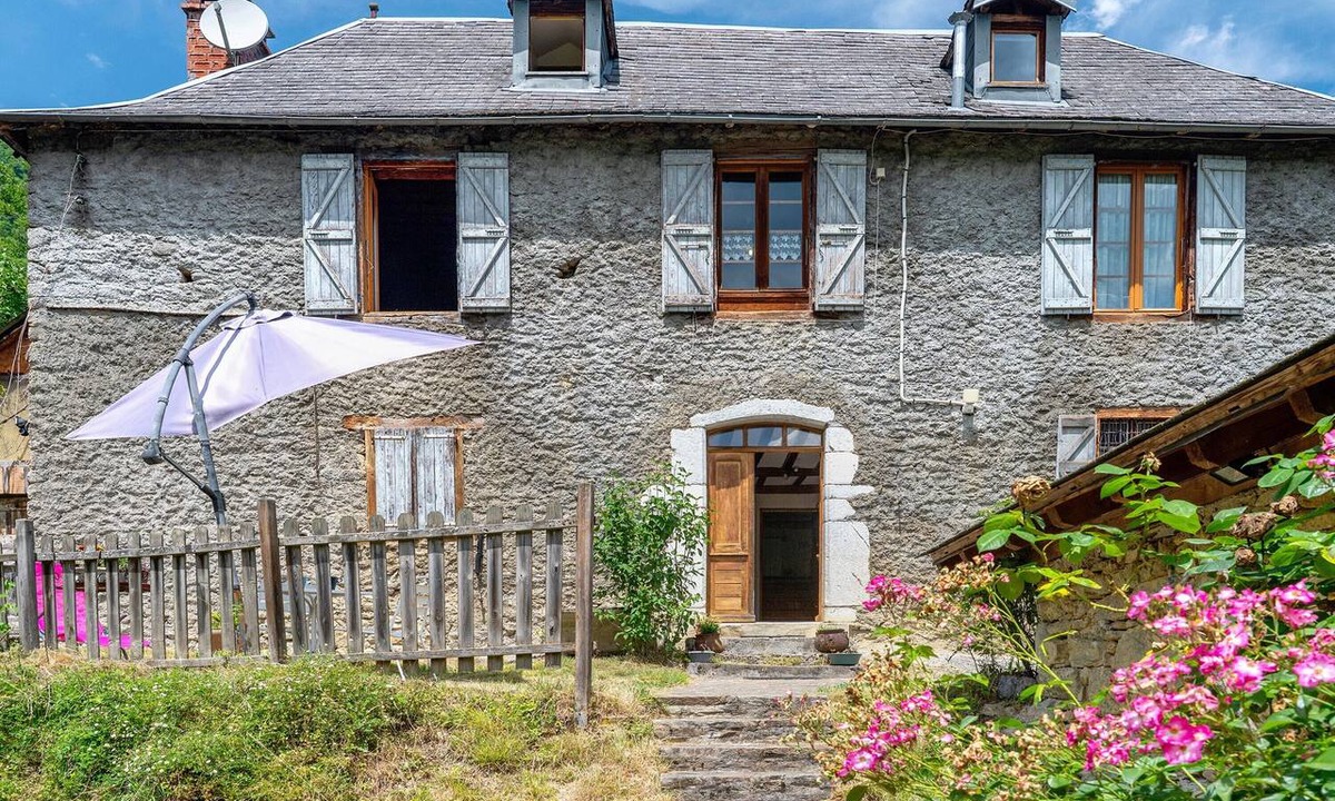 Bonac-Irazein House | Gite Andourra 3 stars with AC - garden surrounded by forest, mountain view, peaceful, hiking