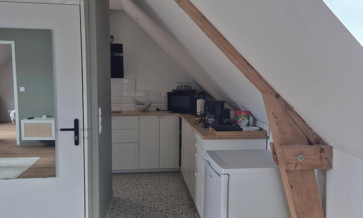 Broons Apartment | Gîte de la Planchette with swimming pool near leisure area, campsite and pond