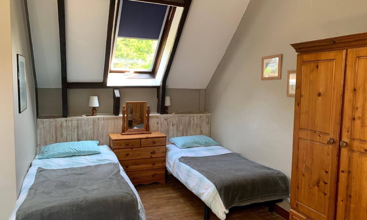 Plounerin House | Gite - typical Breton farmhouse with swimming pool