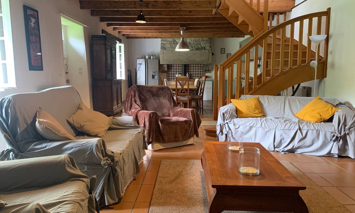 Plounerin House | Gite - typisch bretonisches Bauernhaus mit Pool by Interhome
