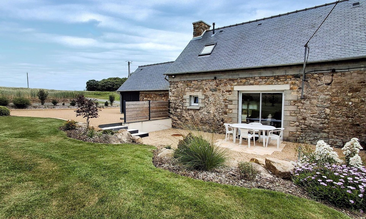 Runan House | Gorgeous home in Runan with WiFi