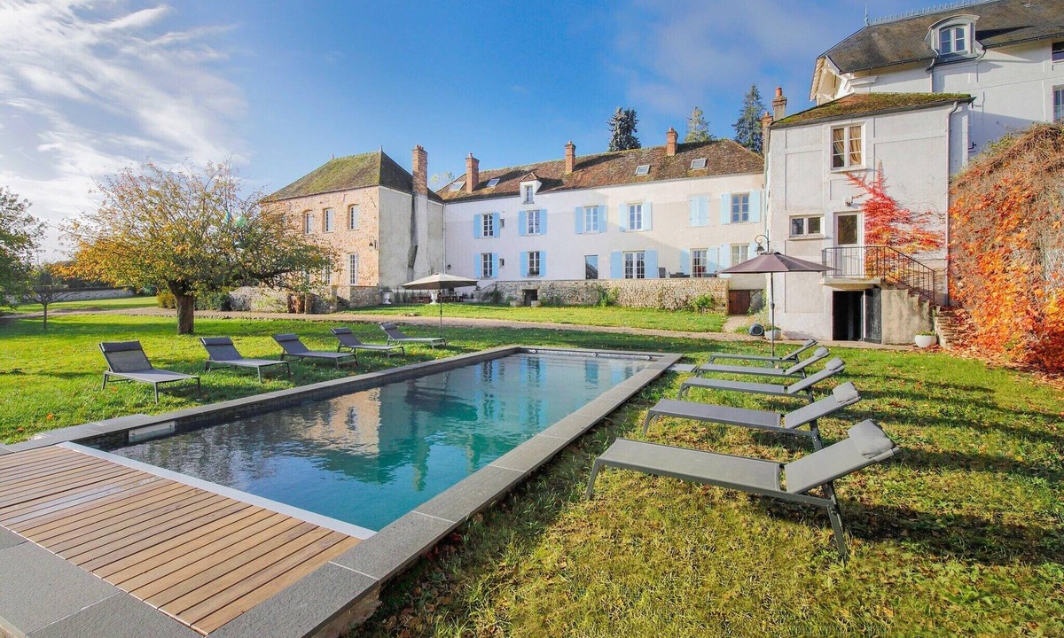Villecerf House | Grand Estate for 20 with Pool, Garden