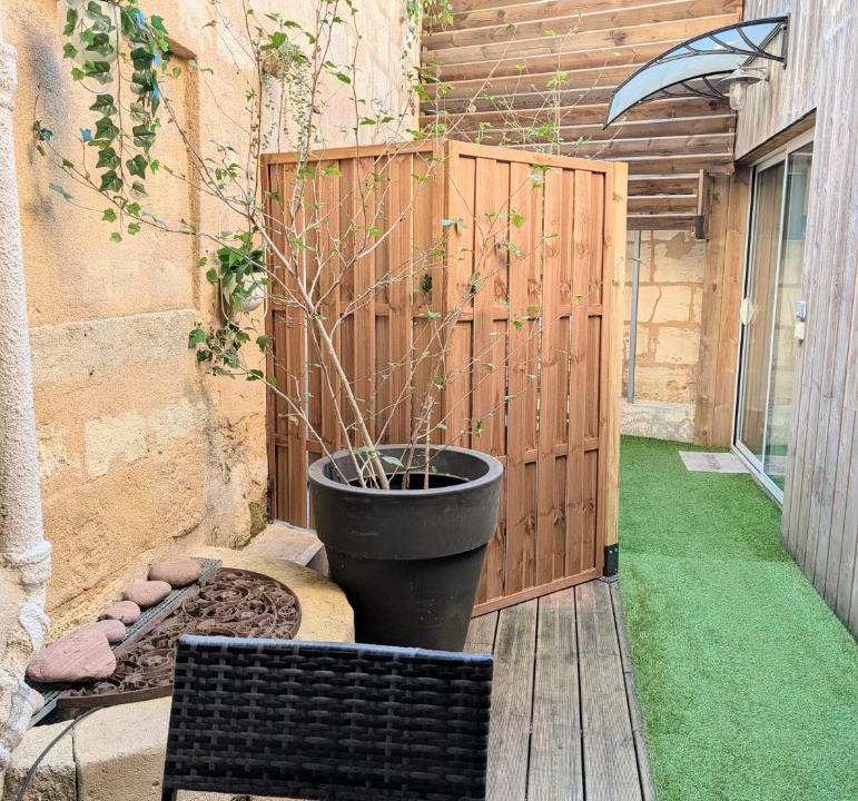 Grand Parc-Paul Doumer Apartment | Grand studio avec terrasse au jardin public