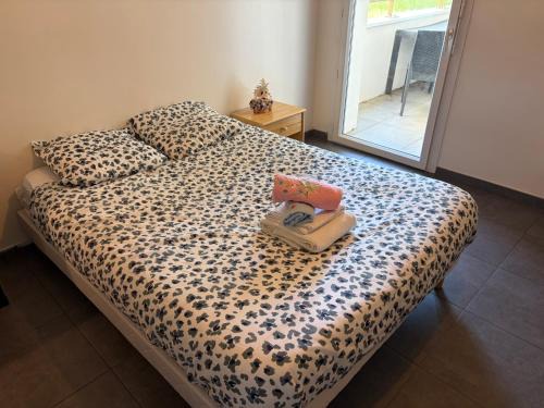 Saint-Rambert Apartment | Grand T2 avec terrasse au calme, Lyon