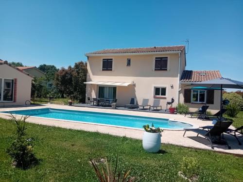 Dieupentale Villa | Grande maison avec piscine