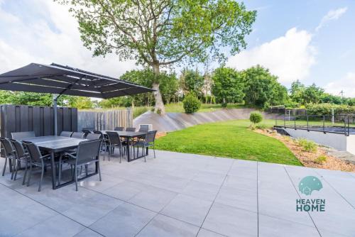 Saint-Carreuc House | Grande maison familiale avec jardin parking et jeux