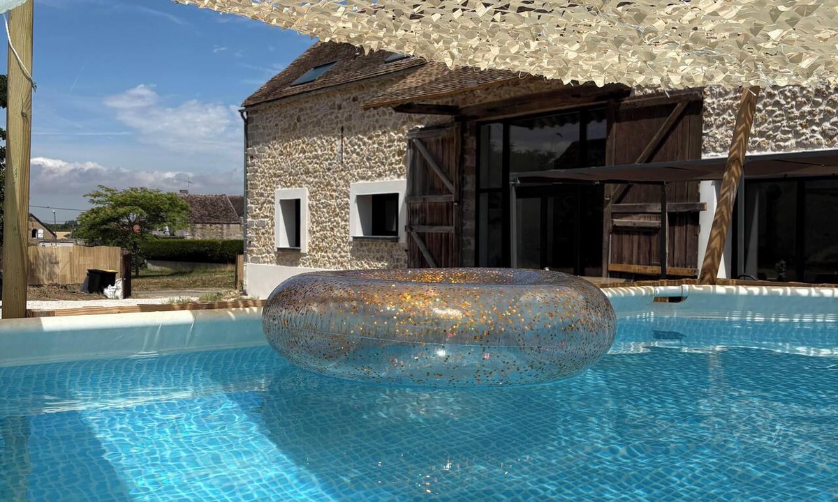 Villeblevin House | Grange la Montagne - Relaxation and a Warm, Friendly Atmosphere