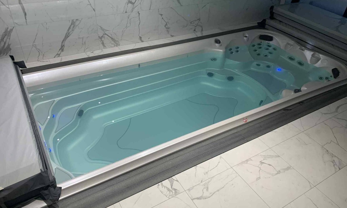 Chavelot House | Grange&Lodge apartment, sauna and swim spa