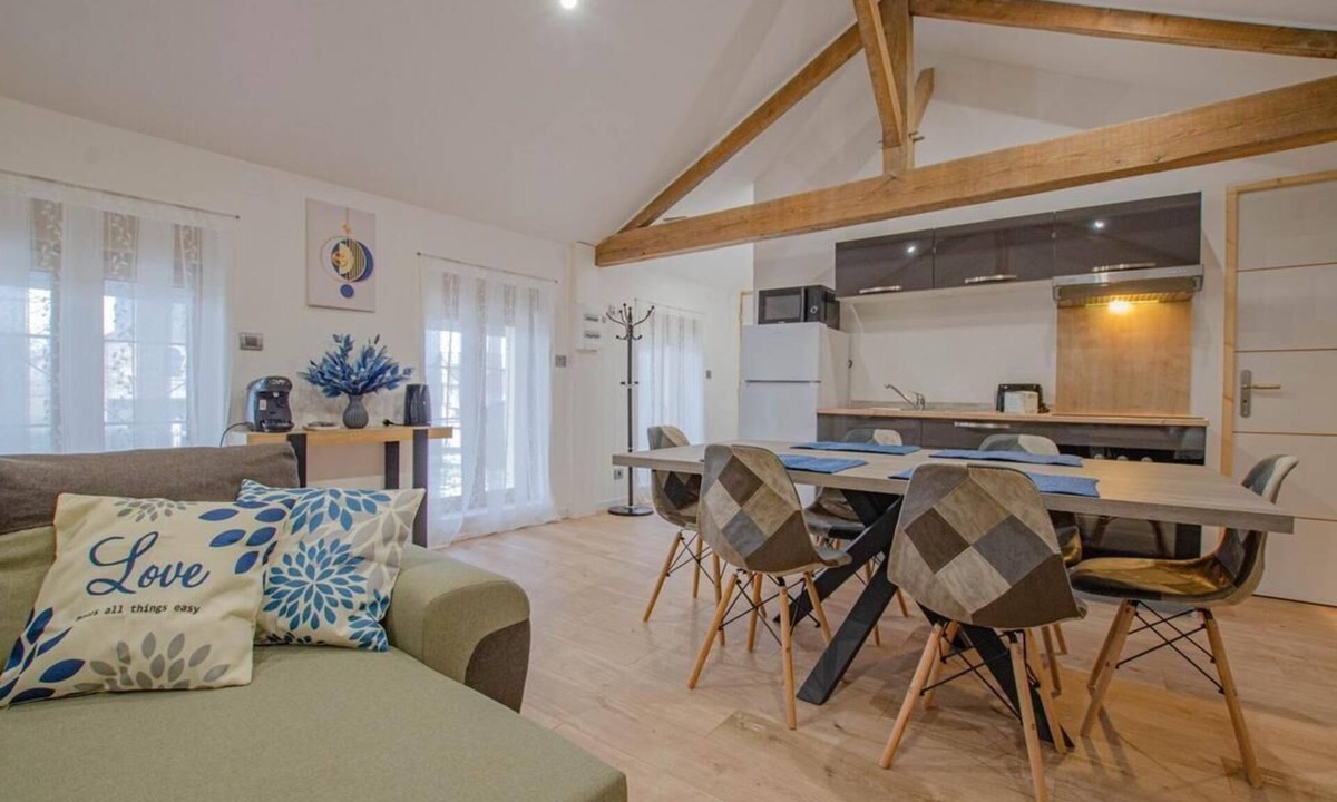 Joncreuil Apartment | Great egret. In the countryside between Lac du Der and the lakes and forests of the Orient