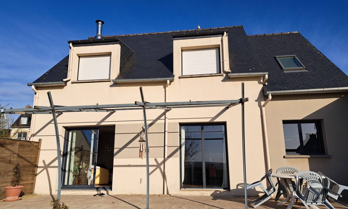 Henansal Bed & Breakfast | Guest House 'Ker Valou' with Shared Garden and Wi-Fi