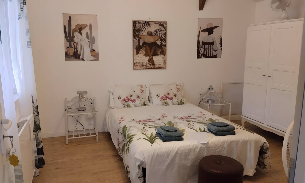 Maubourguet Bed & Breakfast | Guest Room "Chambre Exotique" with Shared Garden, Balcony and Wi-Fi