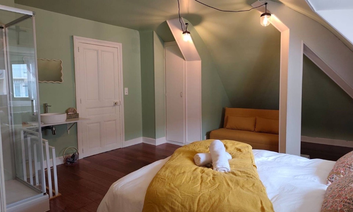 Epinal Bed & Breakfast | Guest Room “Family Room” with Wi-Fi