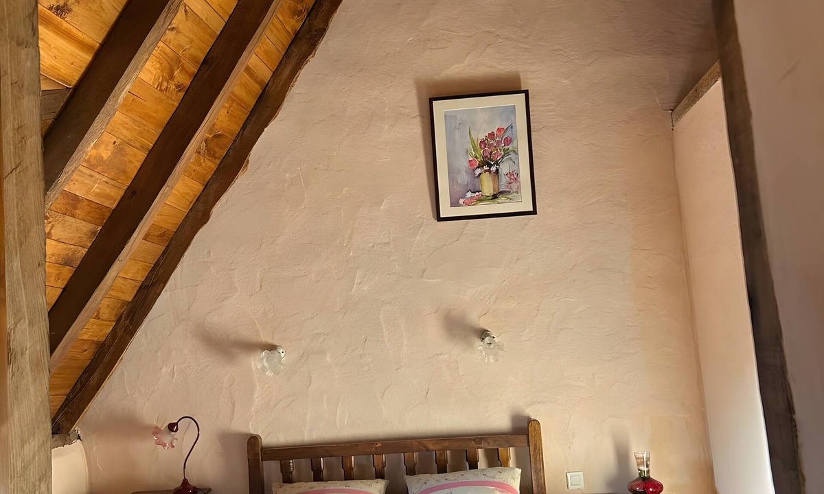 Anglars-Saint-Felix Bed & Breakfast | Guest Room 'La Grange De La Bonaurie - Havane' with Shared Terrace and Garden