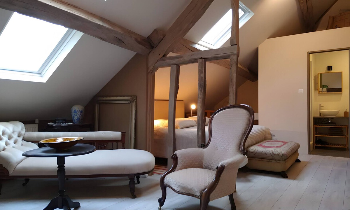 Signy-lAbbaye Bed & Breakfast | Guest Room 'La Fosse Bleue, Chevreuil' with Shared Terrace